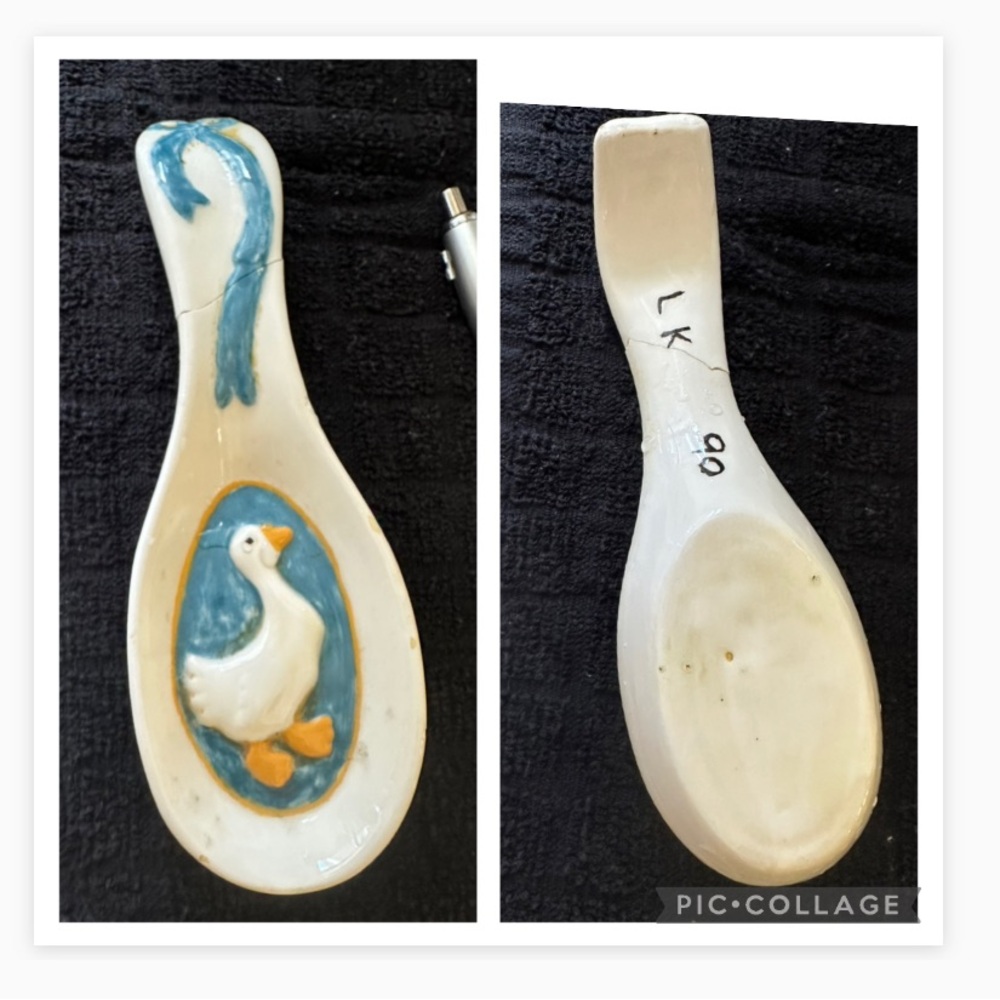 Goose Spoon Rest Has Been broken and glued. See photos